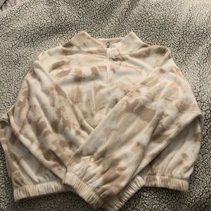Beige and white pullover, brand new, worn once maybe twice